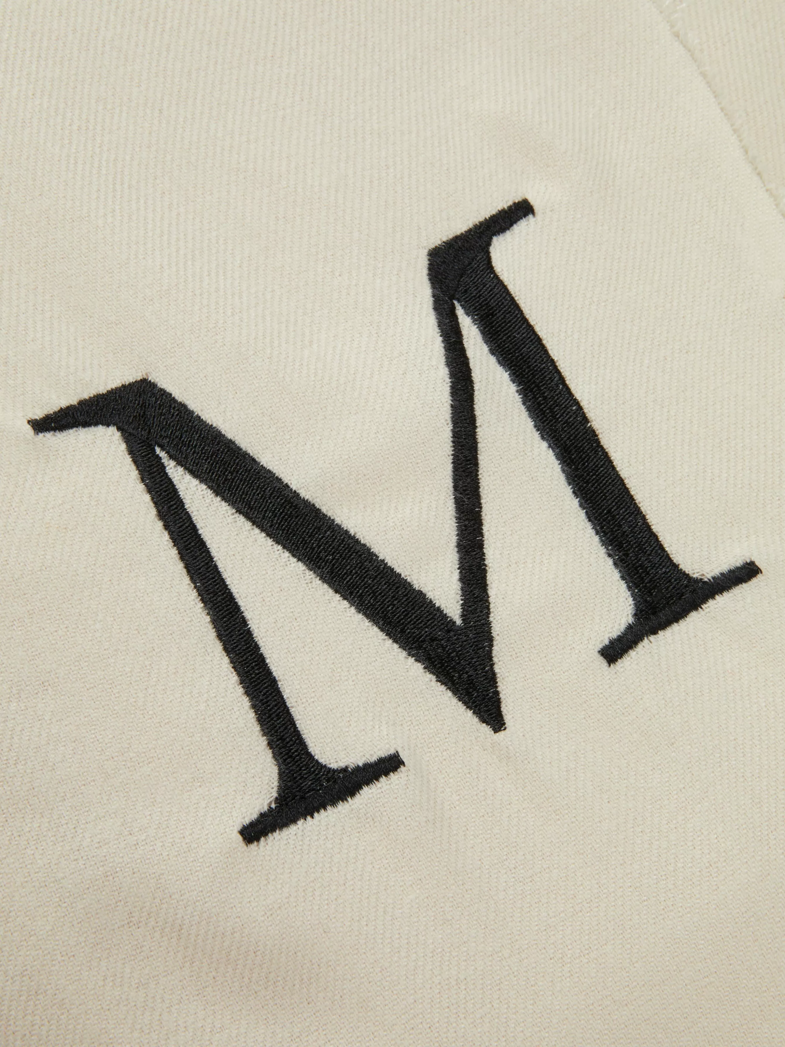 Store Primark Écharpe Brodée Avec Initiale Monogramme Beige