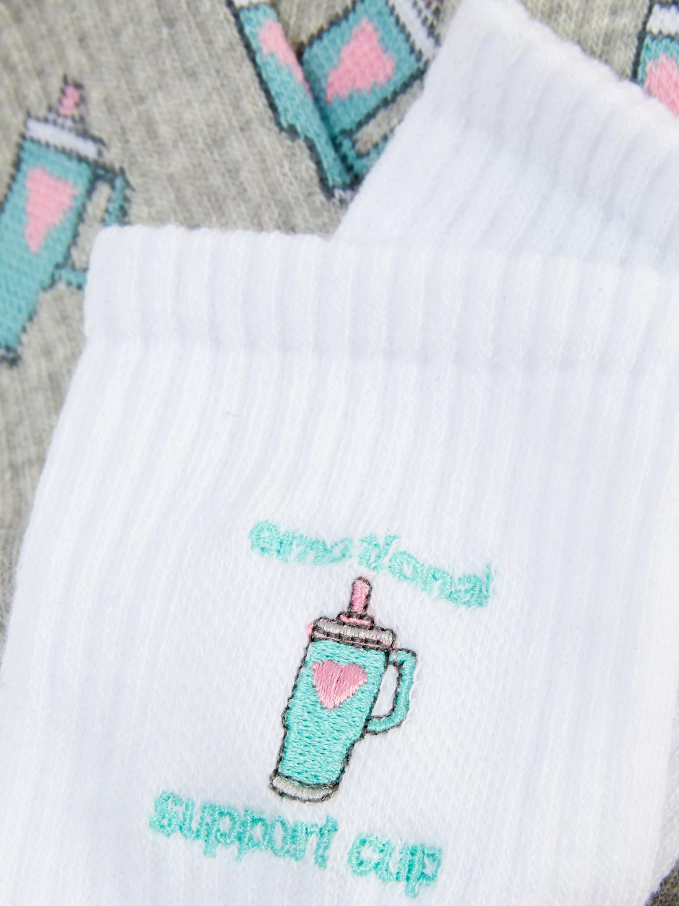 Flash Sale Primark Chaussettes à Graphique Tasse Isotherme Blanc