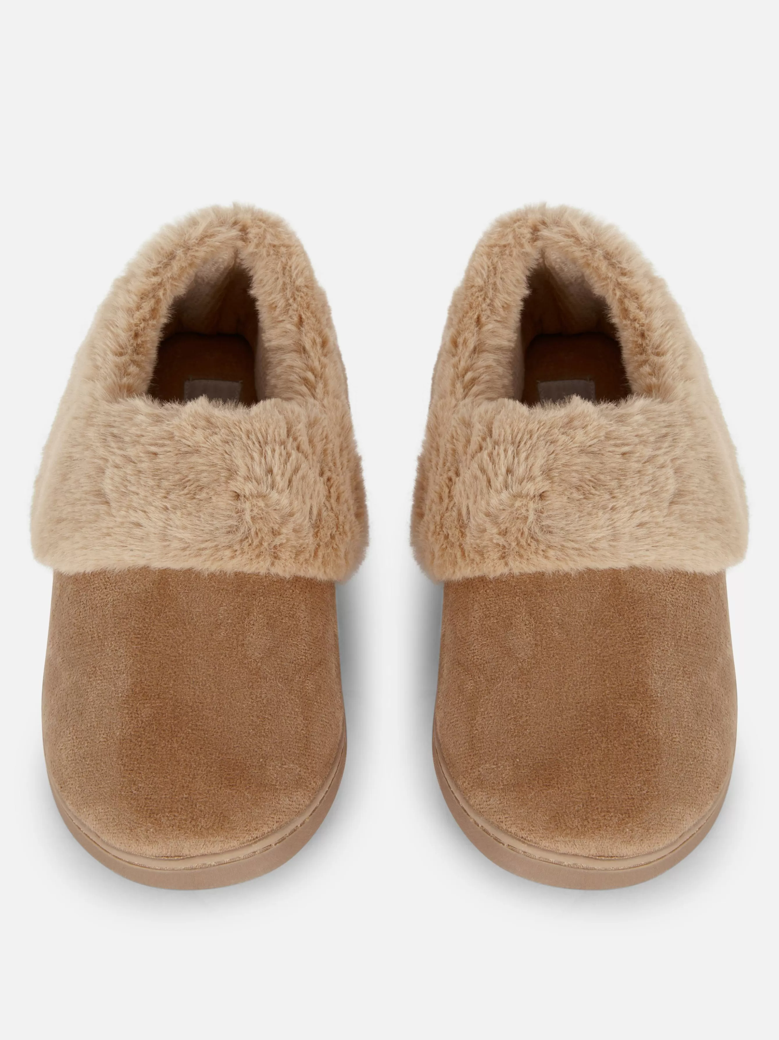 Shop Primark Chaussons Mocassins Doublés En Fausse Fourrure Beige