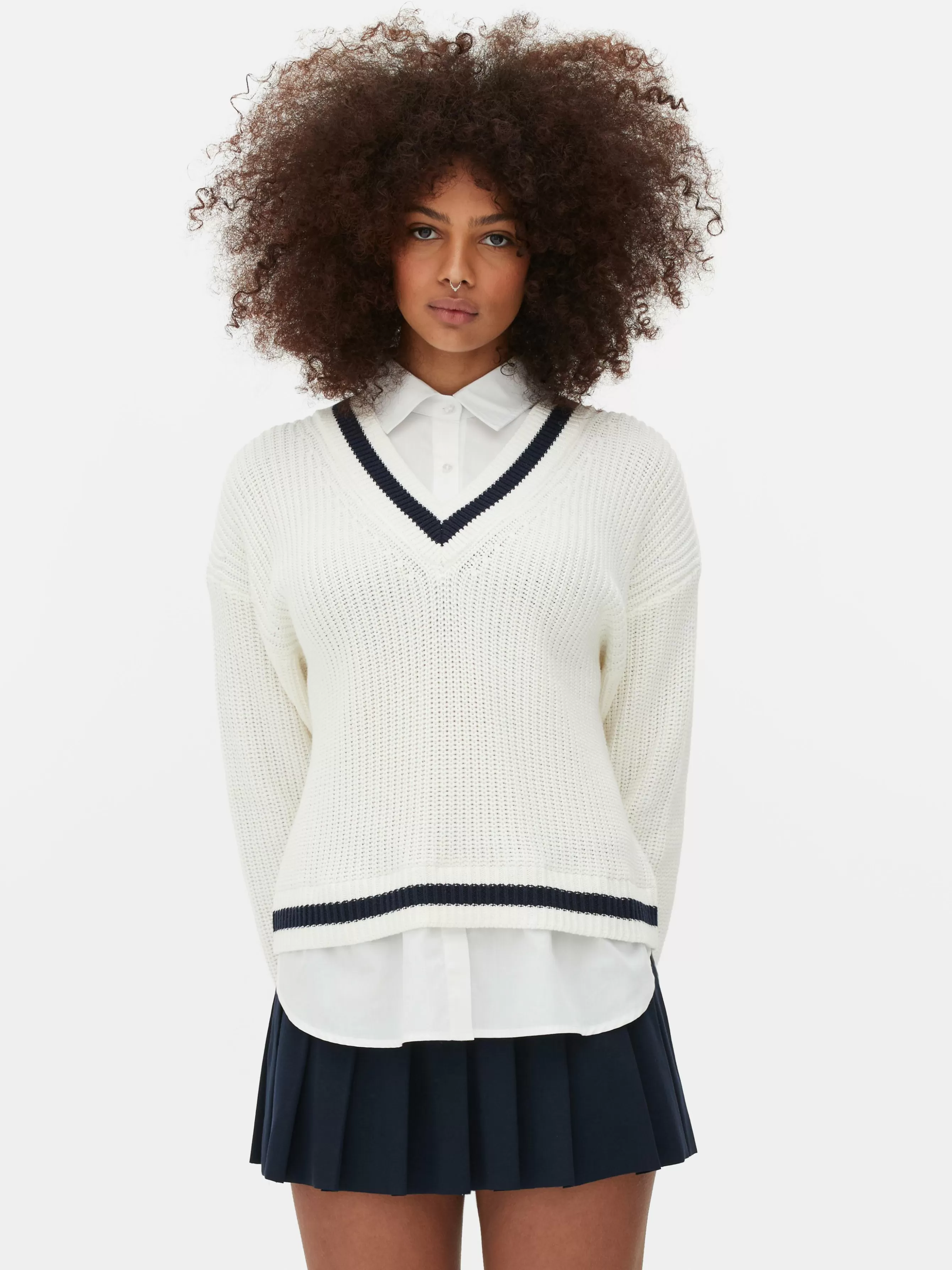 Shop Primark Chemise Et Pull Deux-en-un De Style Universitaire Ivoire