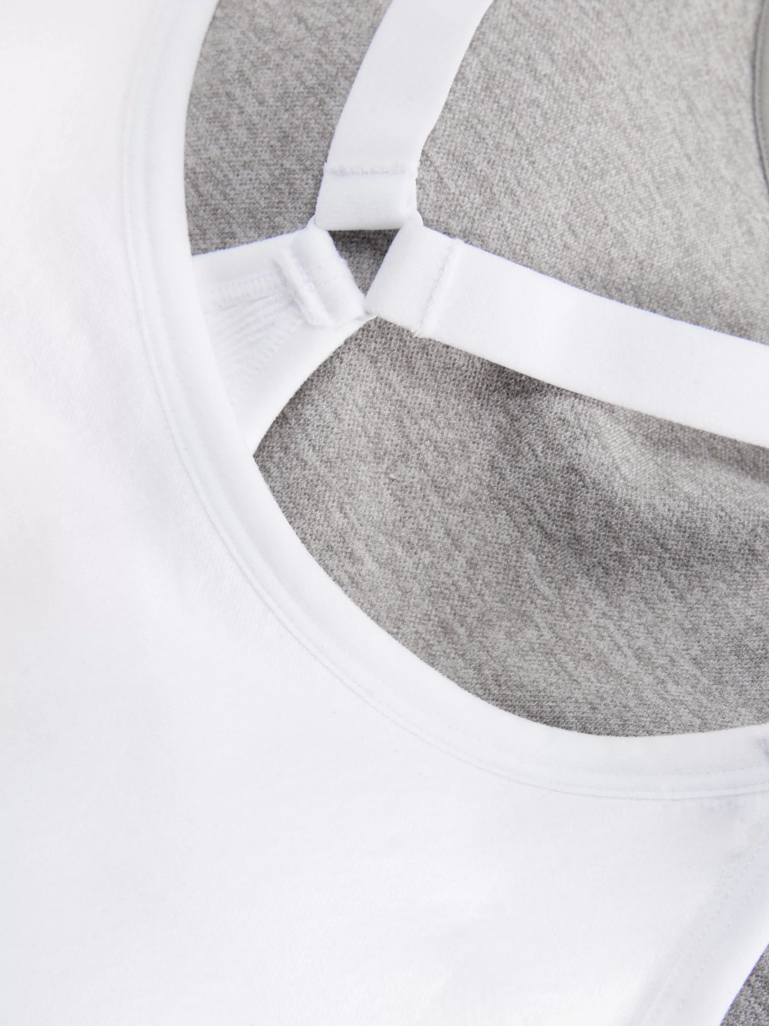 Shop Primark Lot De 2 Soutiens-gorge De Sport Dos Nageur Blanc
