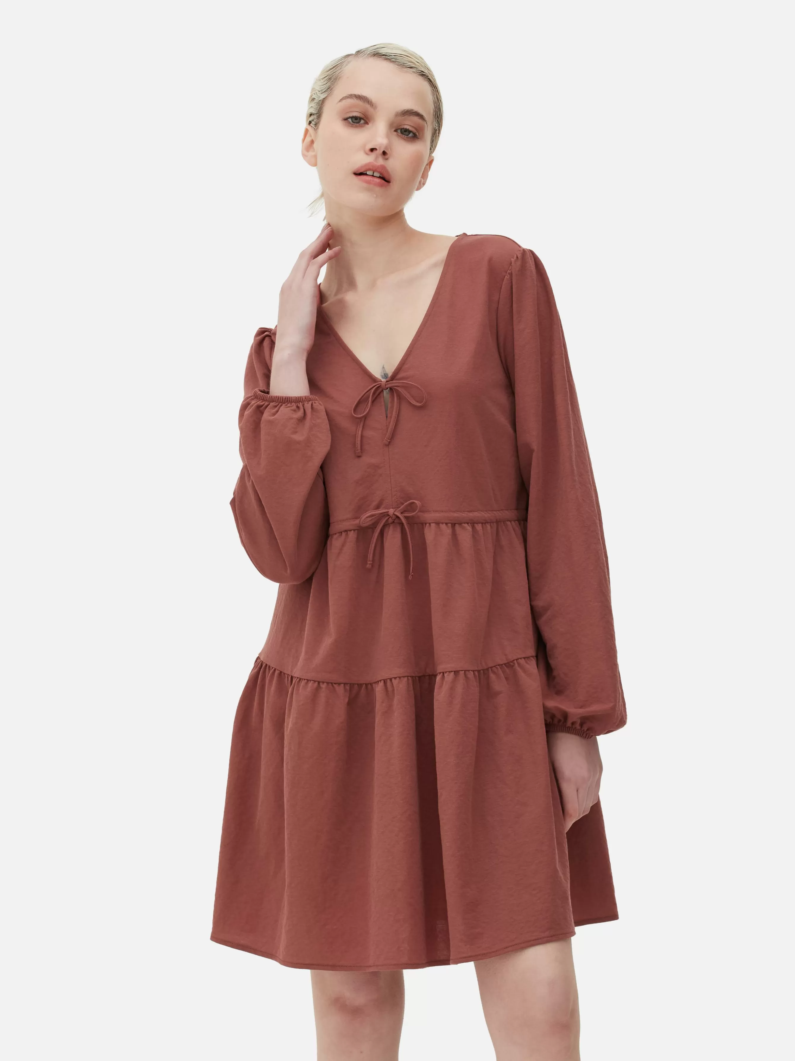 Outlet Primark Mini Robe à Smocks Avec Col En V Et Liens à Nouer Rose poudré