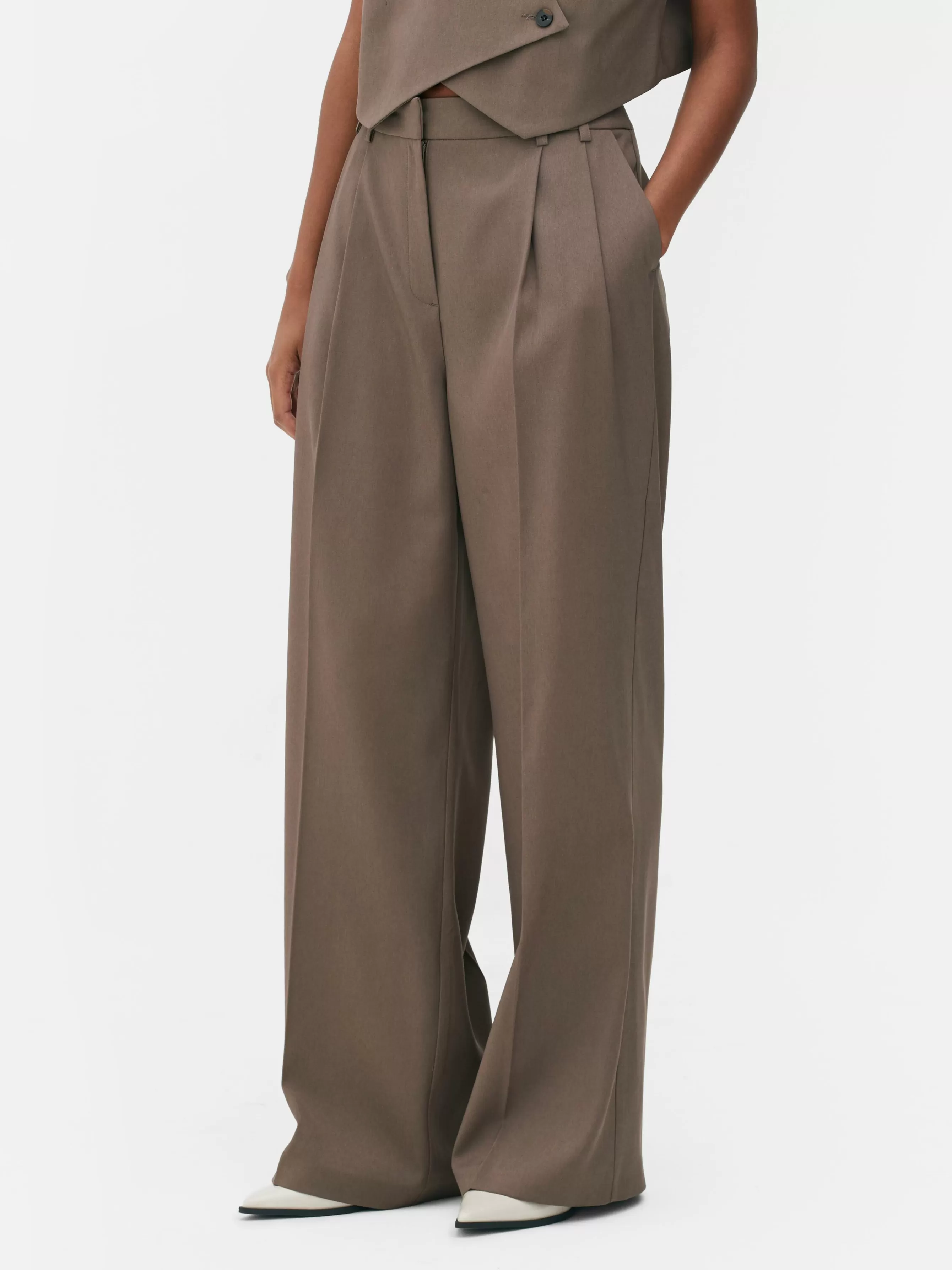 Cheap Primark Pantalon Ajusté Plissé Sur Le Devant Moka