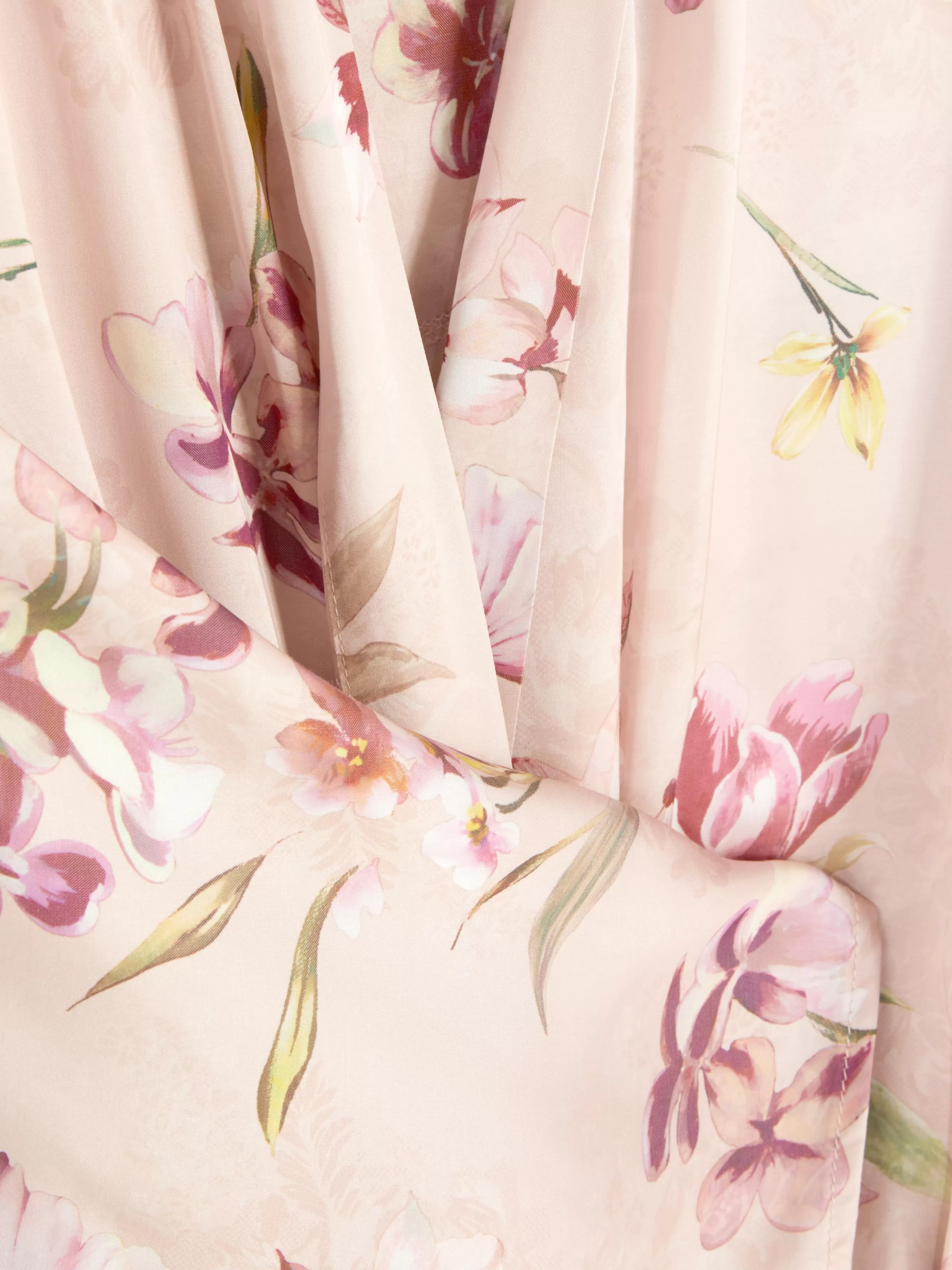 Shop Primark Peignoir Floral En Satin Rose