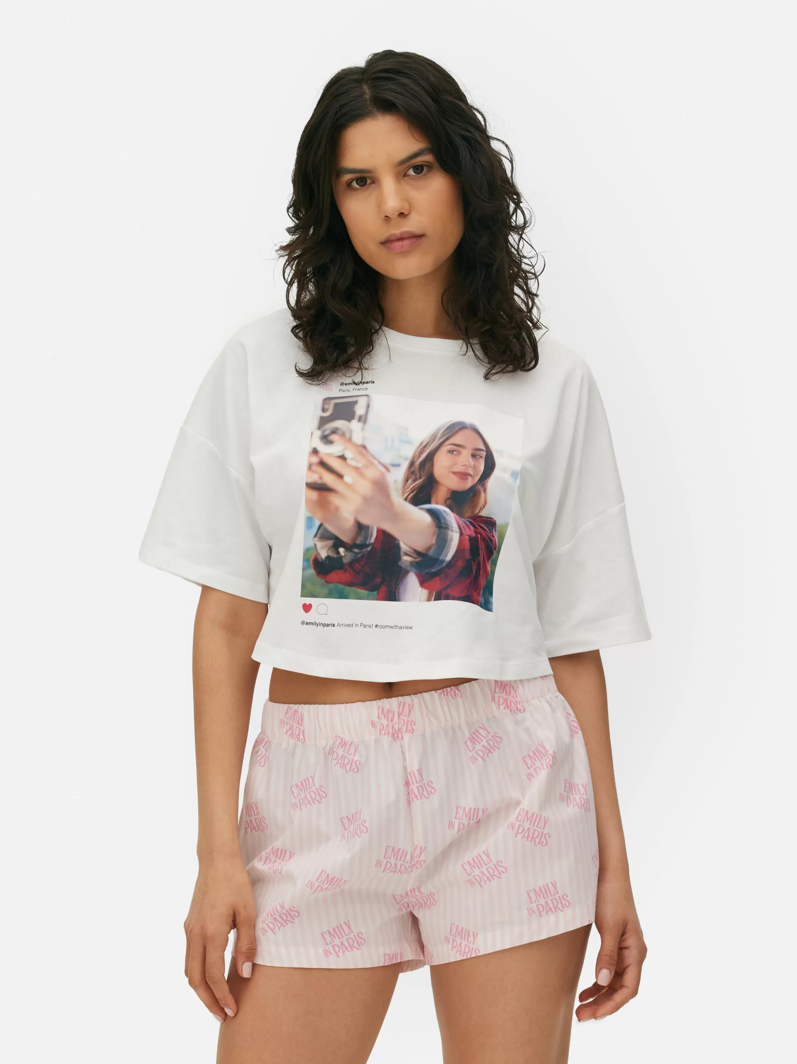 Sale Primark Pyjama T-shirt Court Et Shorty Emily In Paris Blanc