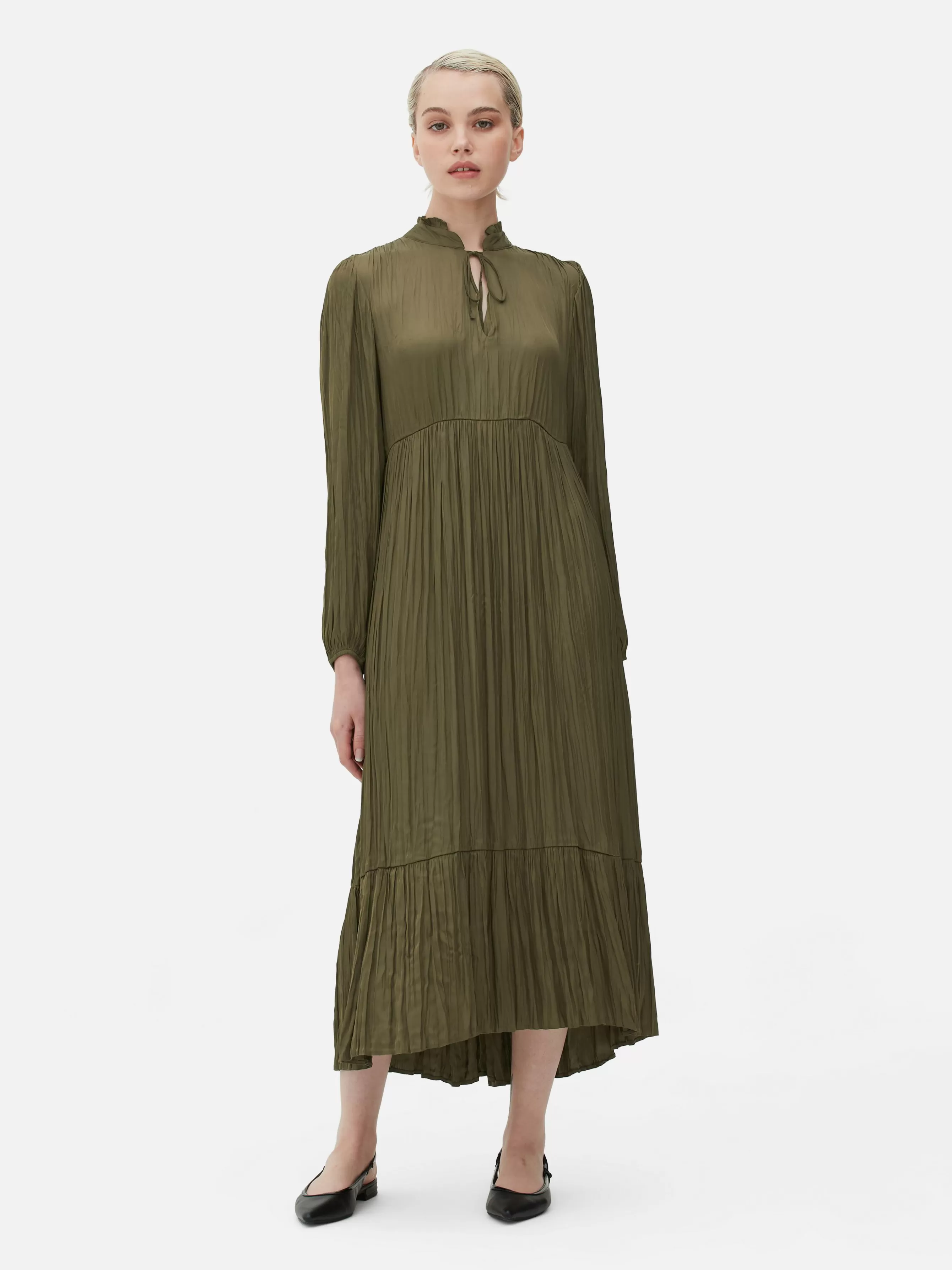 Store Primark Robe Mi-longue Plissée En Satin Vert