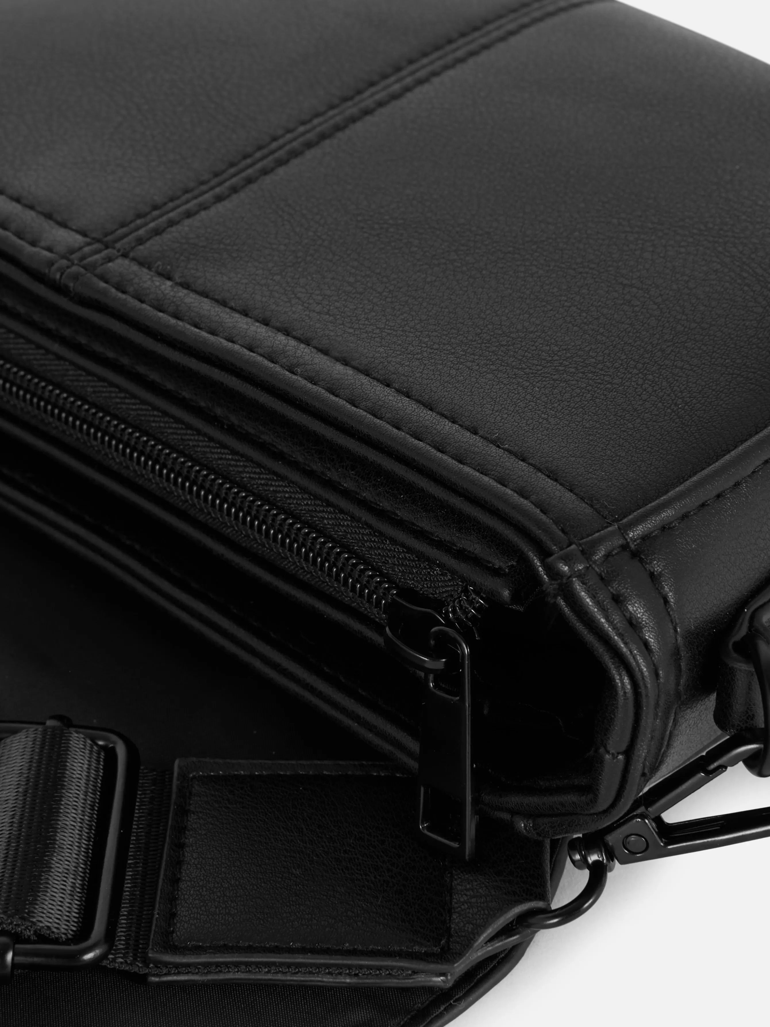 Store Primark Sac à Bandoulière Minimaliste Kem Noir
